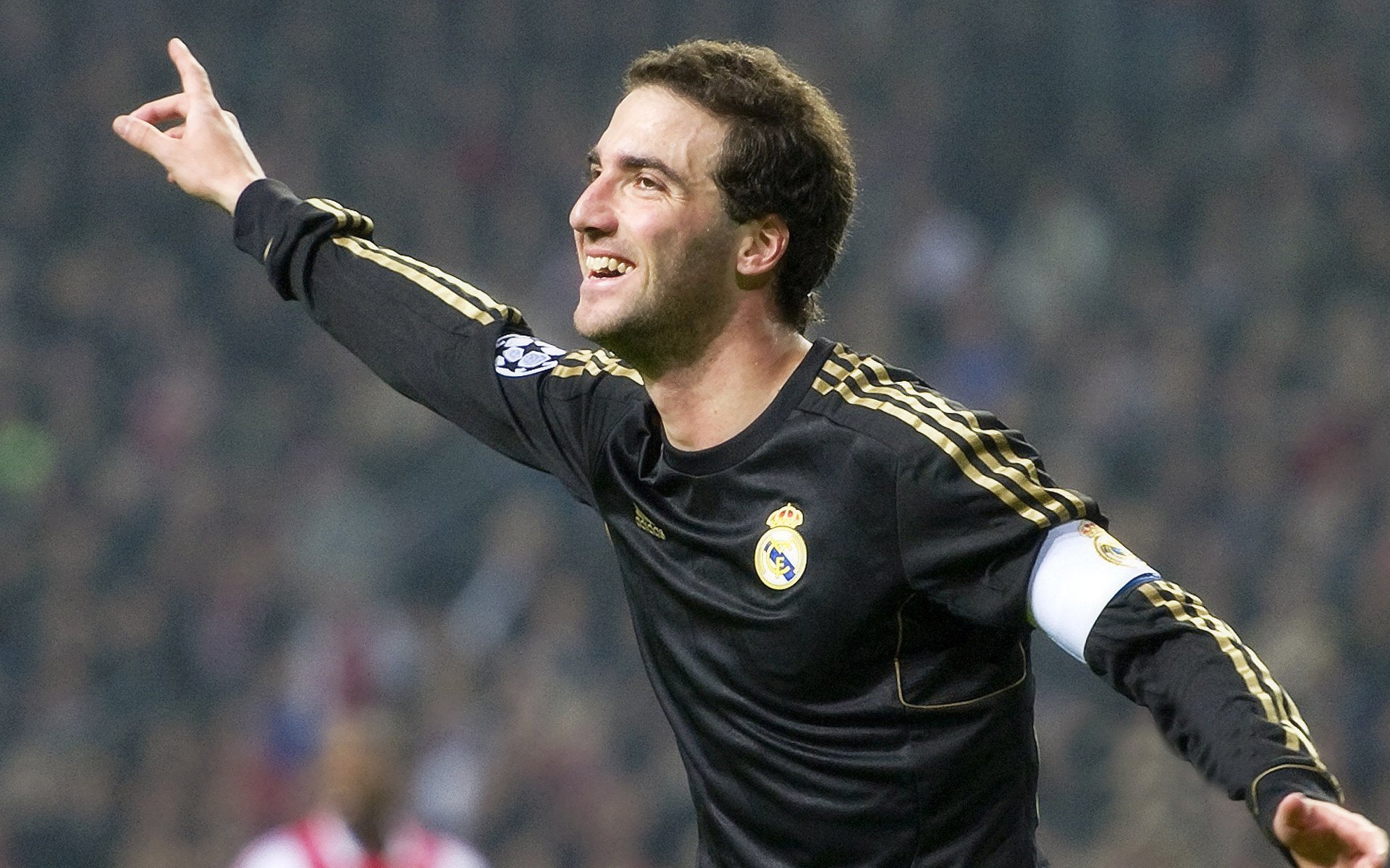 _火箭引援奏效，球队士气大振_，记者_火箭已凑齐足够参赛球员